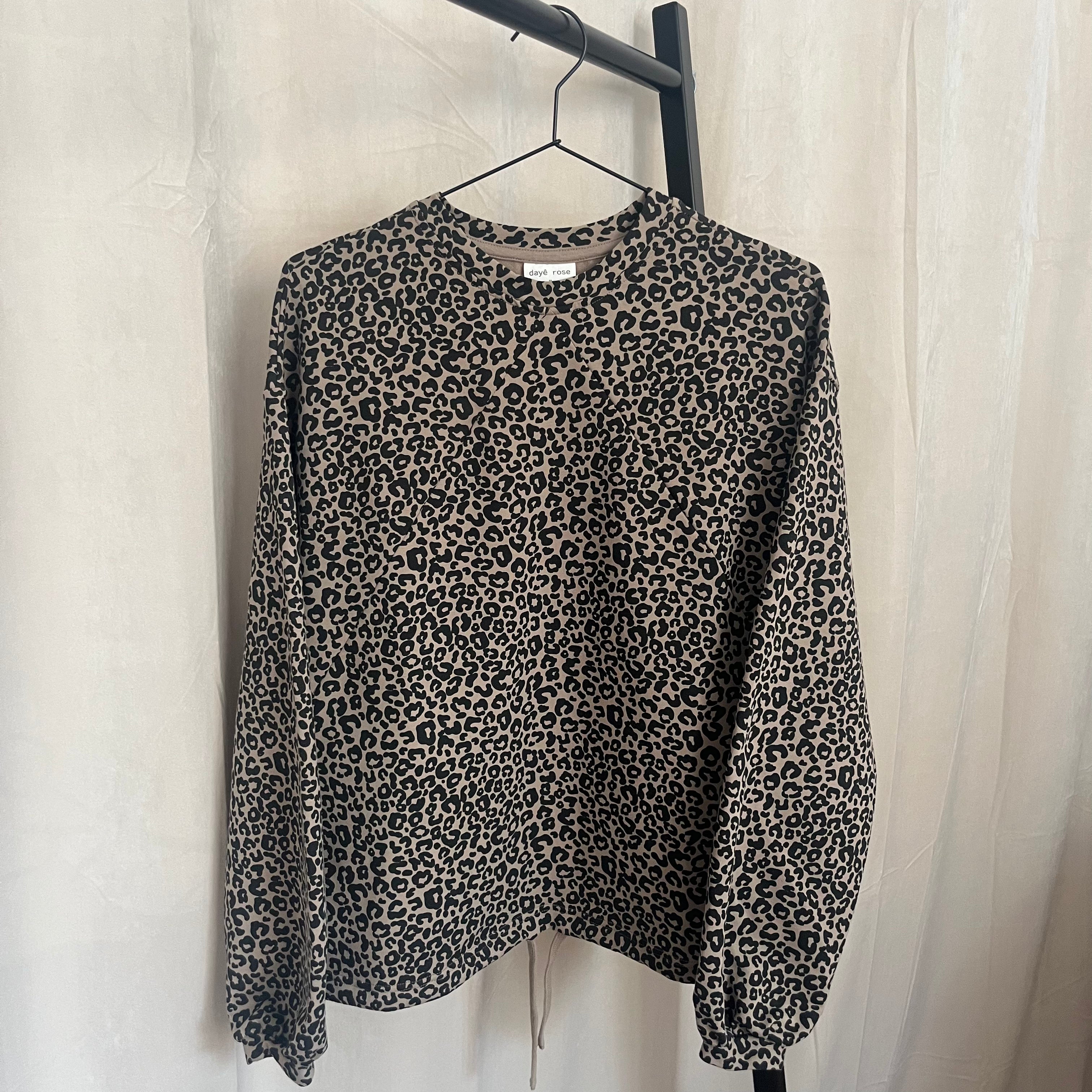 Leo Snowdrop Still-Sweater