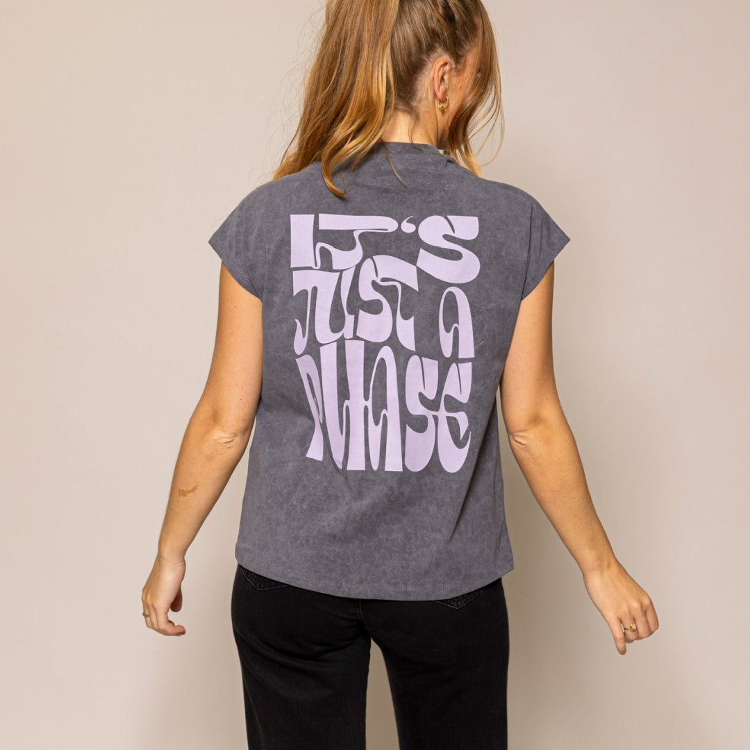 "It's Just A Phase" Tulip Stillshirt aus Bio-Baumwolle